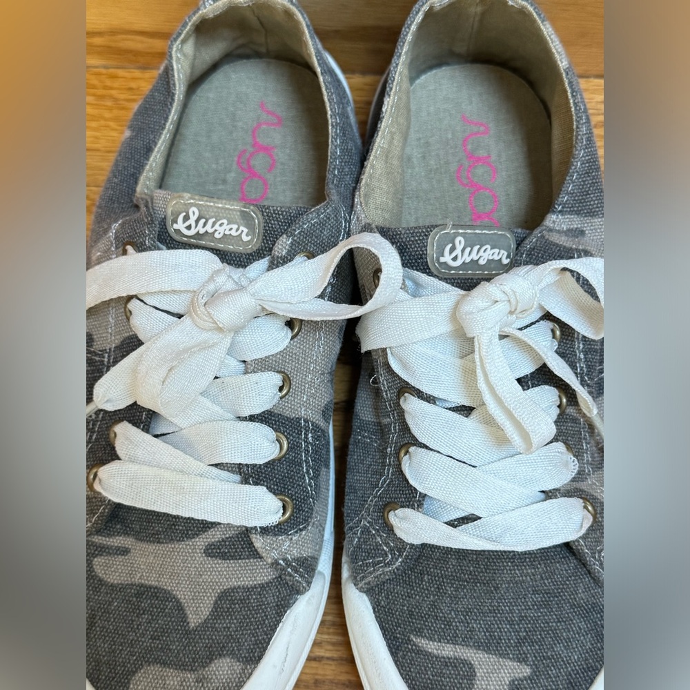 SUGAR Festival Camouflage Sneakers Camo Size 7.5 EUC!